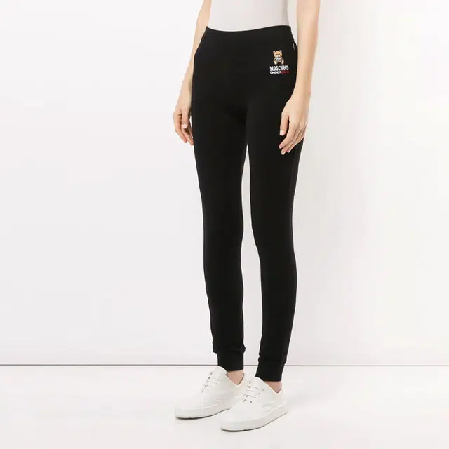 MOSCHINO FW21 Logo