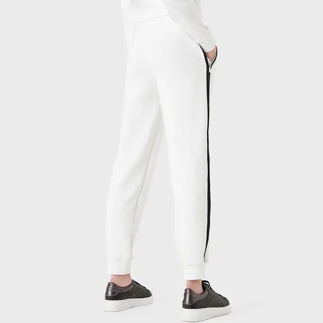 EMPORIO ARMANI SS22 Logo