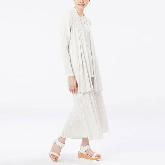 PLEATS PLEASE ISSEY MIYAKE