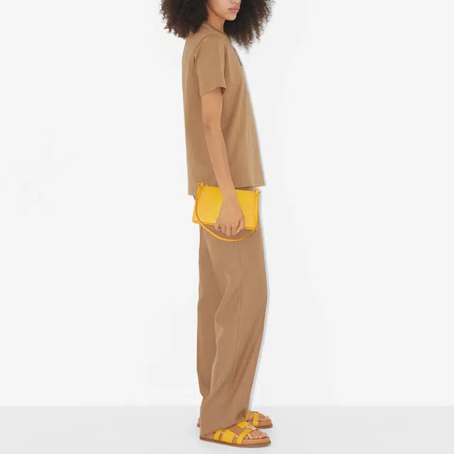 Burberry SS23 logoT