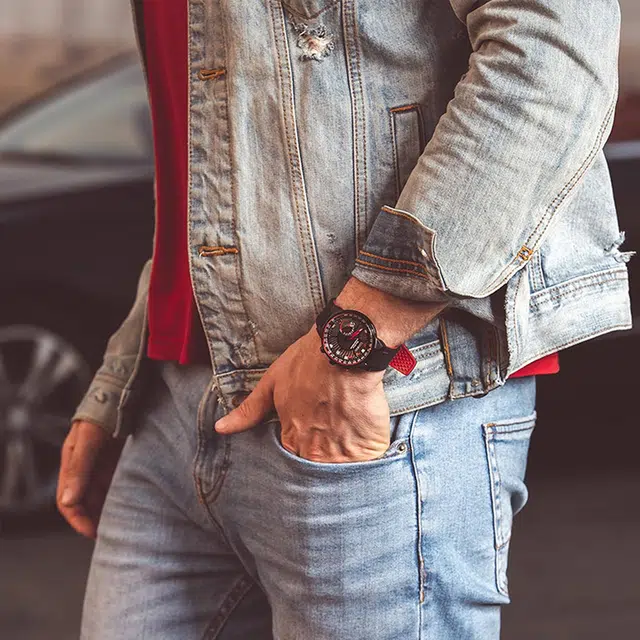 CITIZEN 44mm CC3079-11E