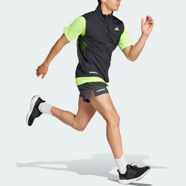 adidas Ultimate Vest Logo