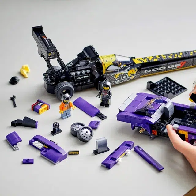 LEGO Mopar SRT Top Fuel Dragster and 1970 TA 76904