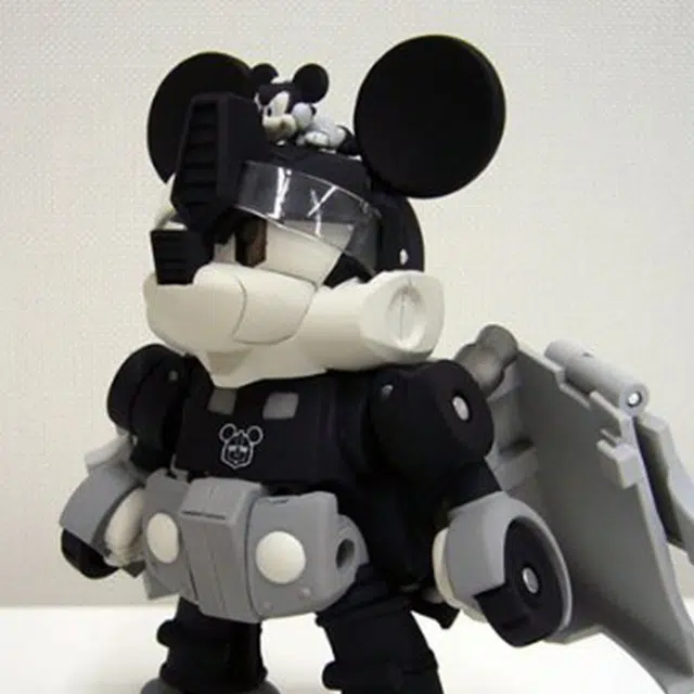TAKARA TOMY
