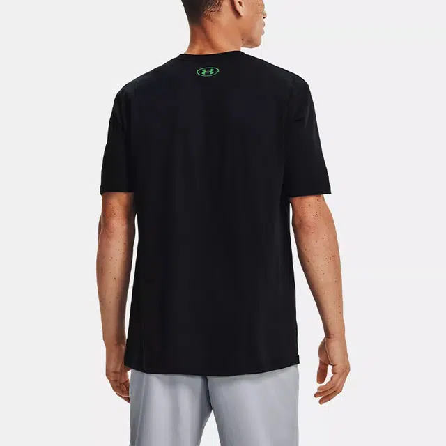Under Armour T