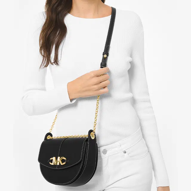 MICHAEL KORS MK Izzy Logo