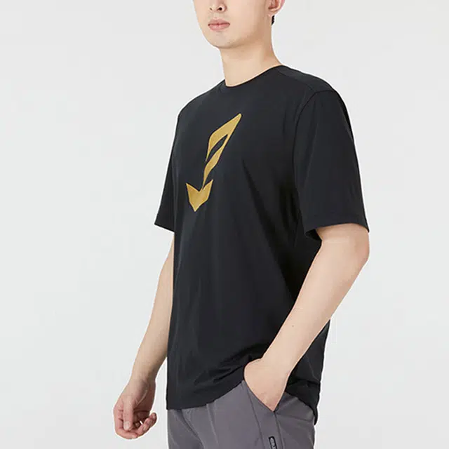 Under Armour T