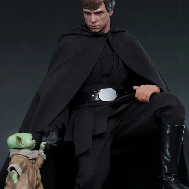 Hot Toys 16 dx23 28cm