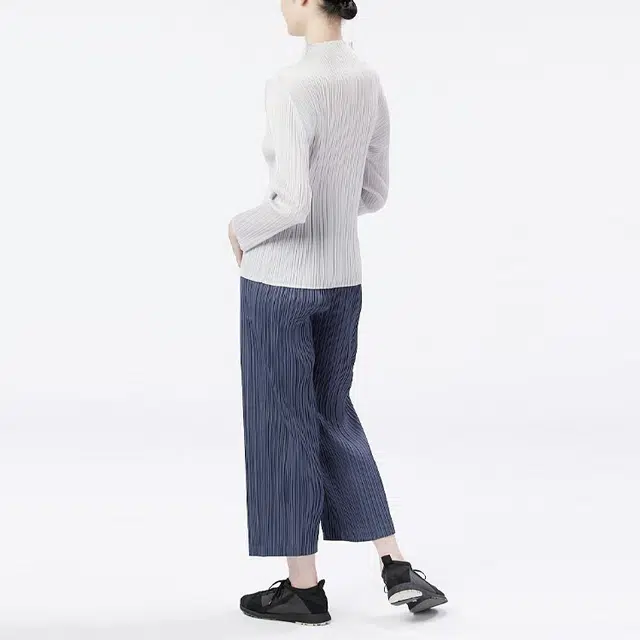 PLEATS PLEASE ISSEY MIYAKE SS22
