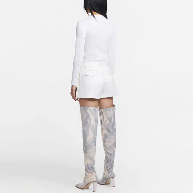 DION LEE