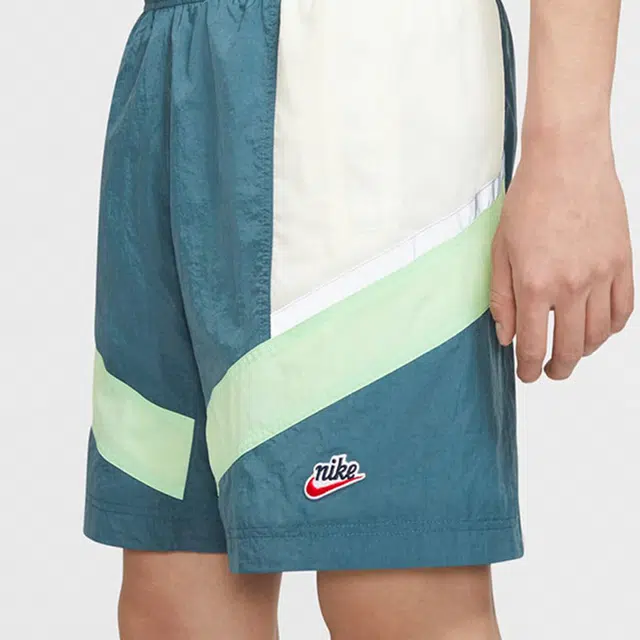 Nike Sportswear Heritage Windrunner +