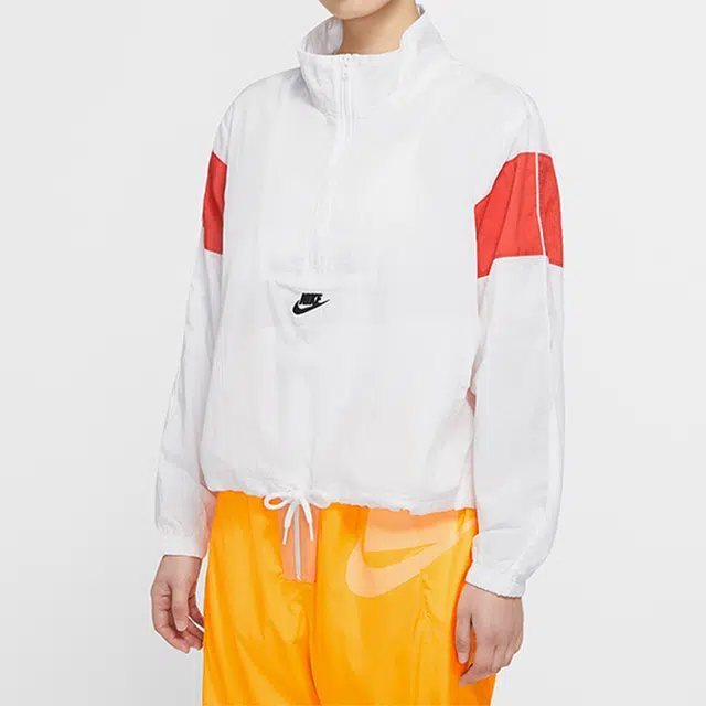 Nike Sportswear Heritage Logo