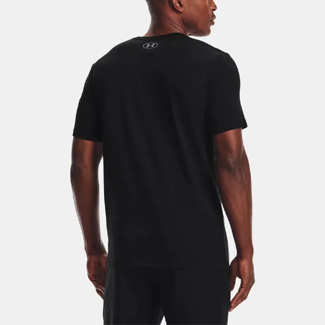 Under Armour T