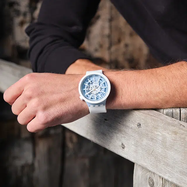 SWATCHBIG BOLD 47mm SB03N103