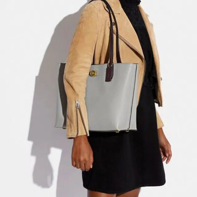 COACH Willow 28 Tote