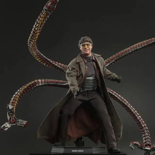 Hot Toys 14 31.5cm