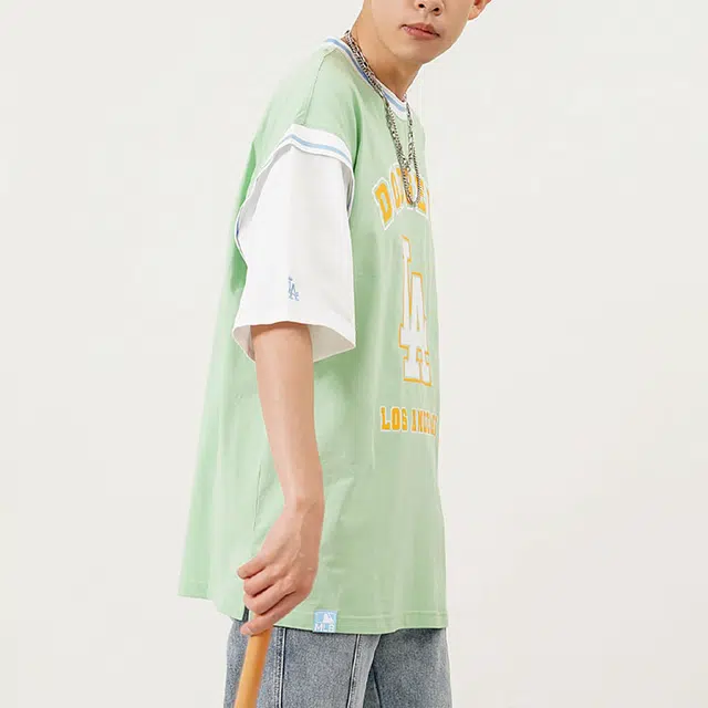 MLB T