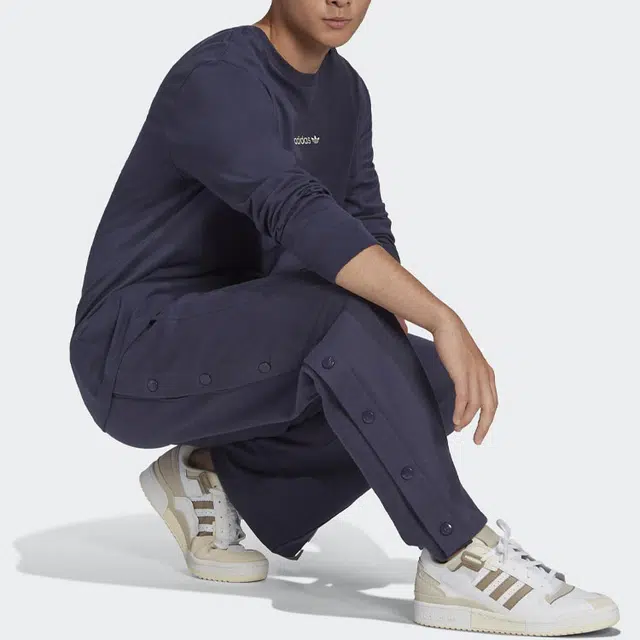 adidas originals LogoT