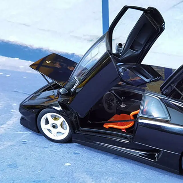 AUTOart 118 DIABLO SV-R 25cm