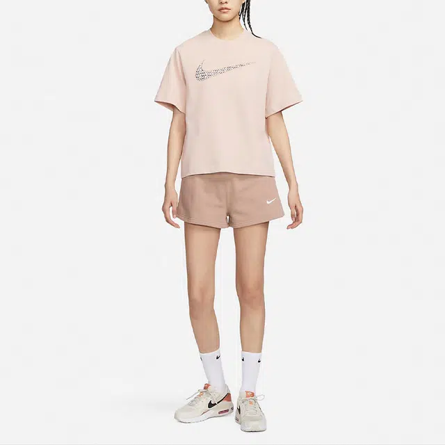 Nike Sportswear LogoT