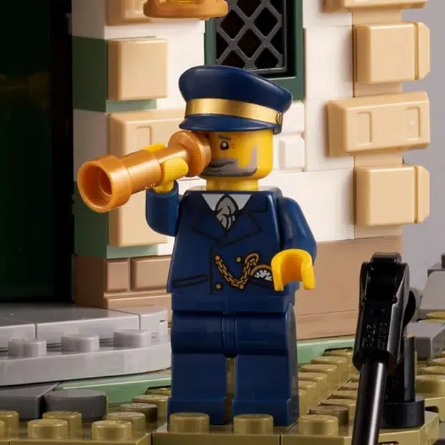 LEGO 21335