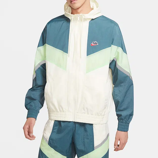 Nike Windrunner Sail
