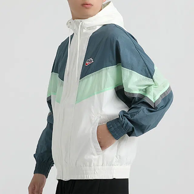 Nike Windrunner Sail