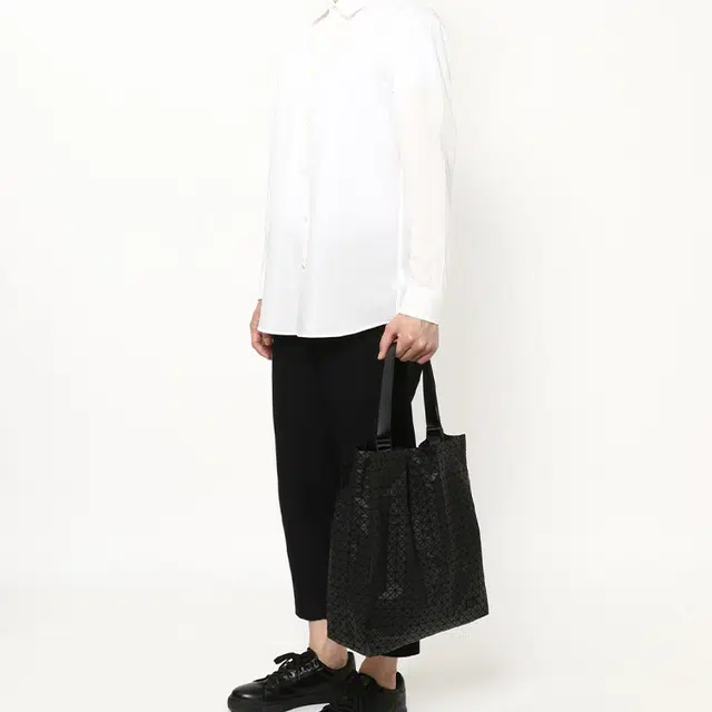 ISSEY MIYAKE KuroCart Tote