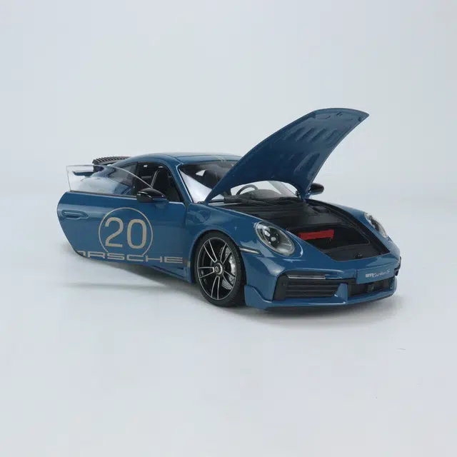 MINICHAMPS 118 Porsche 911 Turbo S 500 20