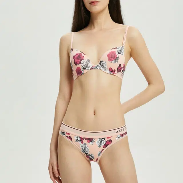 CKCalvin Klein SS22