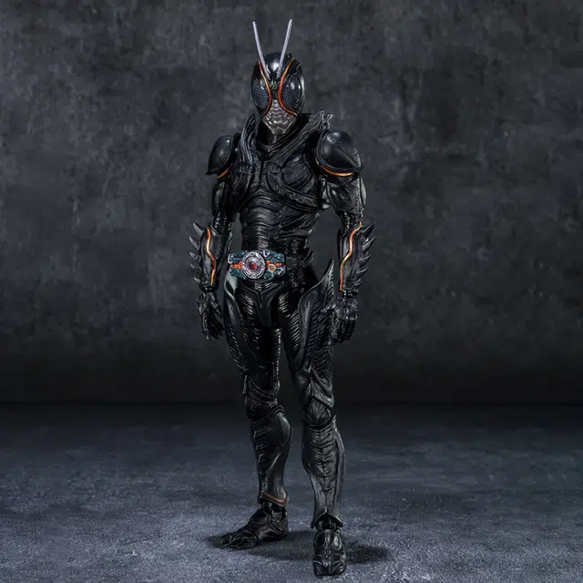 BANDAI S.H.Figuarts Black 15cm