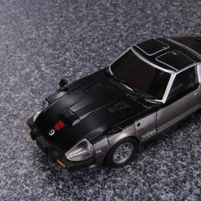 TAKARA TOMY Masterpiece MP-18