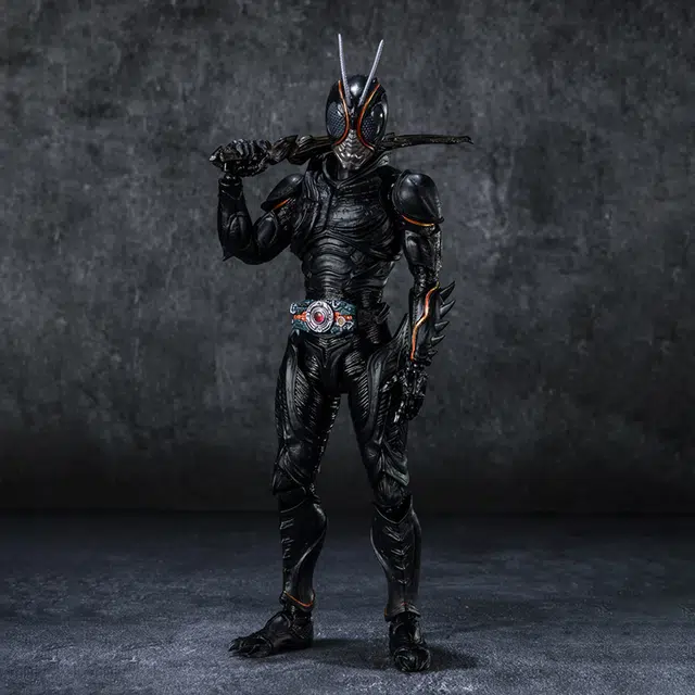 BANDAI S.H.Figuarts Black 15cm