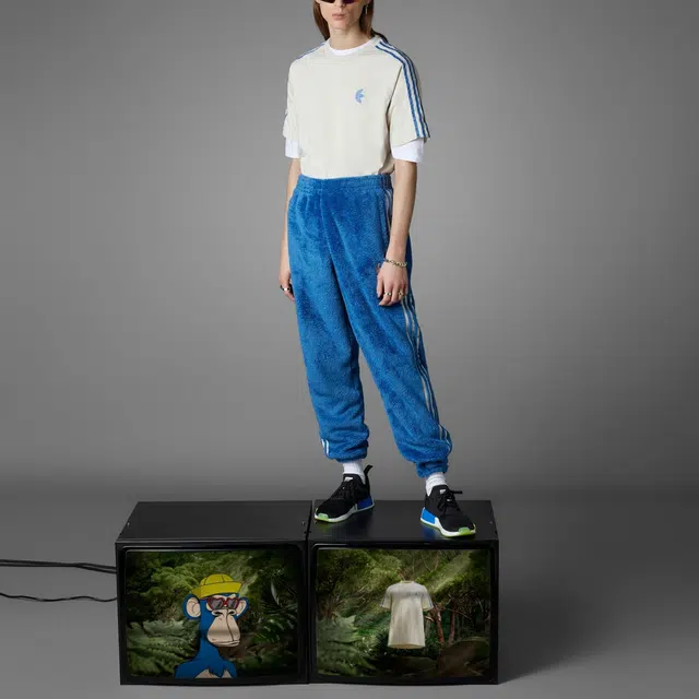 adidas originals SS23 Logo T