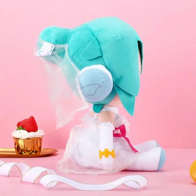 SEGA WHITE DRESS MIKU 27cm