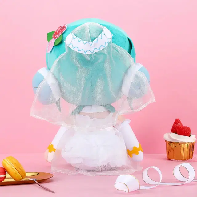 SEGA WHITE DRESS MIKU 27cm