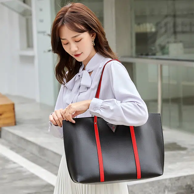 GUESS PU Tote