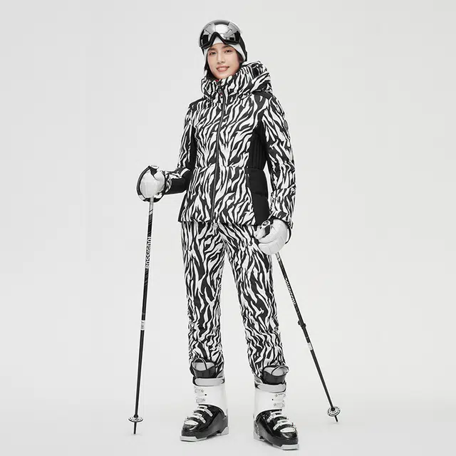 波司登 多重防护短款连帽鹅绒滑雪衣 女款 黑白斑马纹