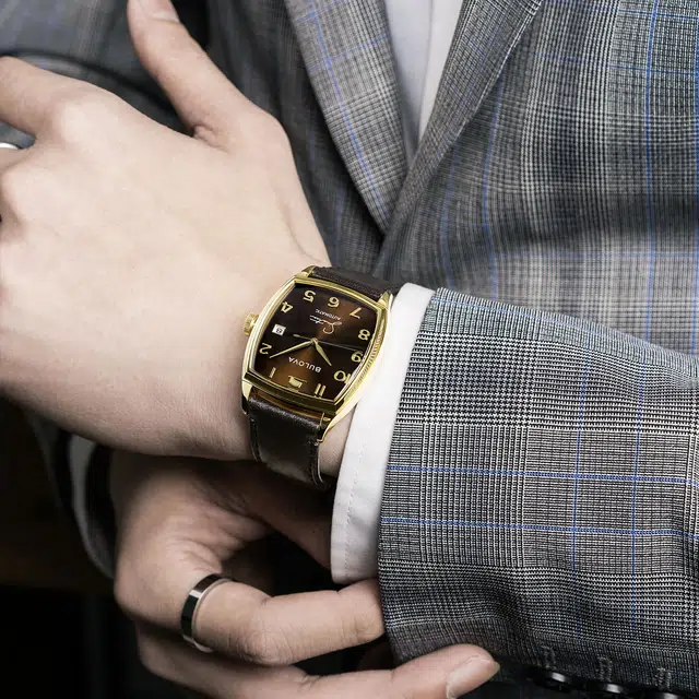BULOVA 33*40mm 97B198