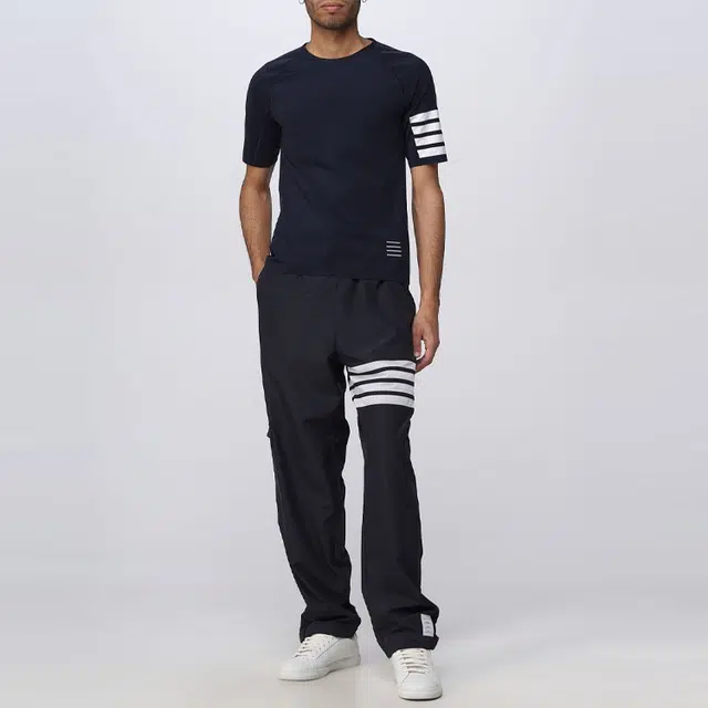 THOM BROWNE T
