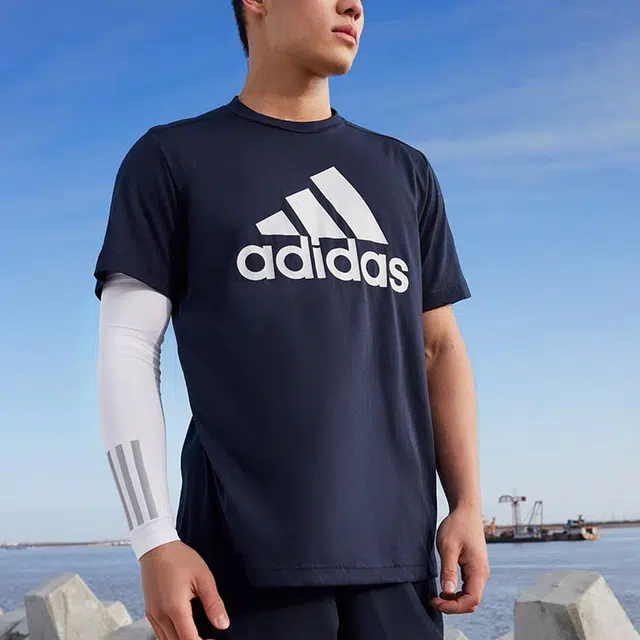 adidas AEROREADY DESIGNED 2 FEELREADY LogoT