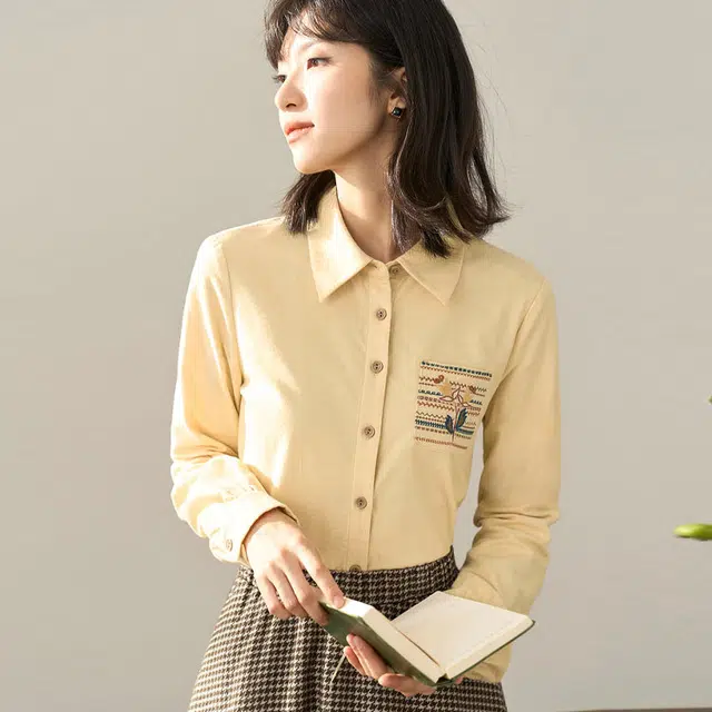 茵曼 口袋绣花长袖衬衫 女款 姜黄色