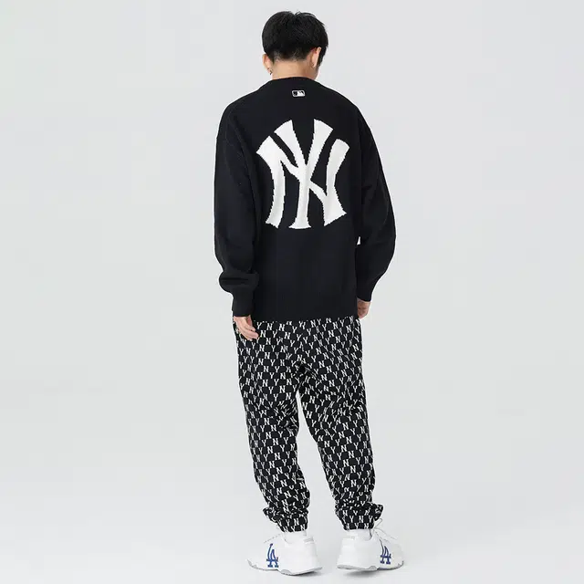 MLB FW22 Logo