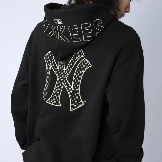 MLB