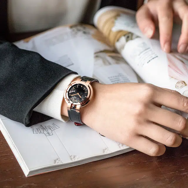 BULOVA 35mm 97P139