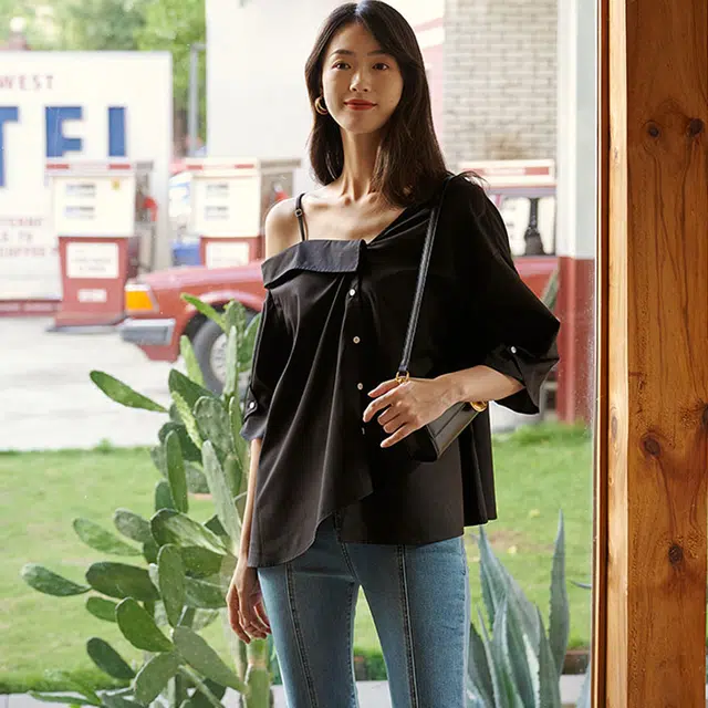 美洋 不对称露肩单排扣纯色五分袖衬衫 女款
