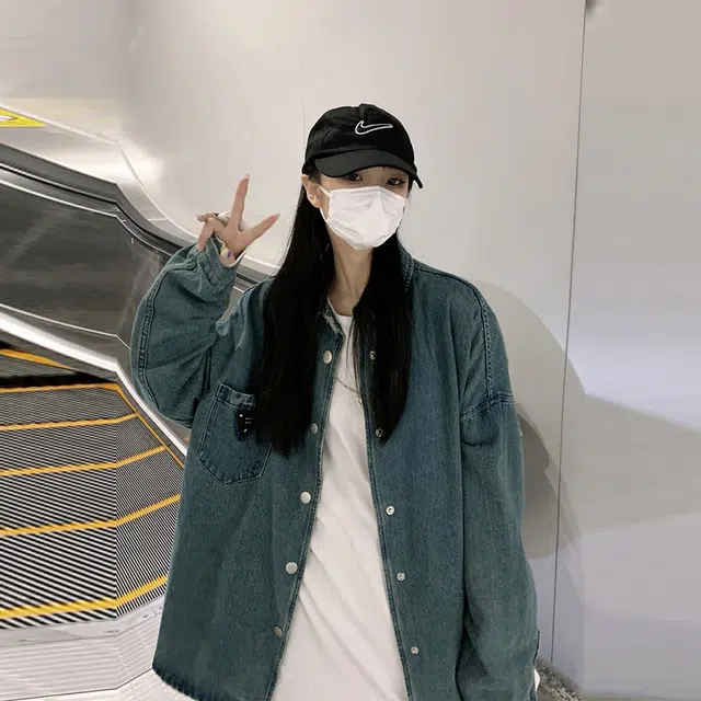 松本丧丧 纯色胸前口袋单排扣牛仔长袖衬衫 女款 蓝色