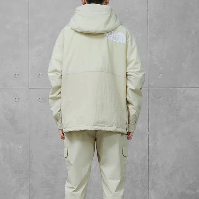 THE NORTH FACE SS23 Low-Fi Hi-Tek Logo