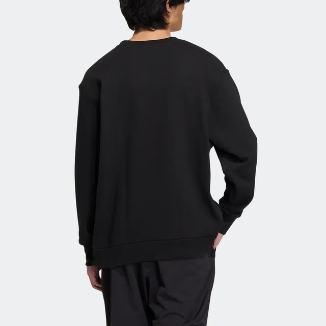 adidas originals FW22 Essential Crew