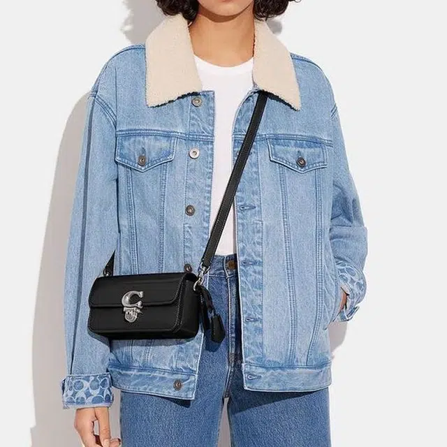 COACH Studio 20